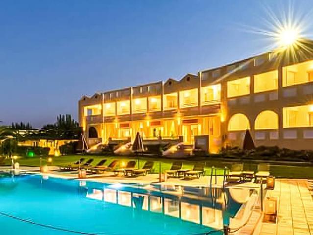 Hotel & bungalovy Niforeika Beach
