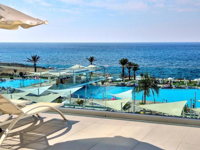 King Evelthon Beach Hotel and Resort