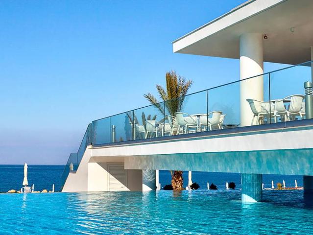 King Evelthon Beach Hotel and Resort