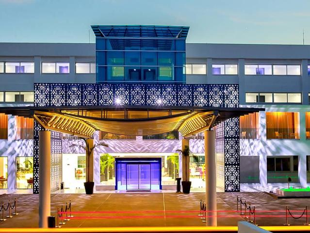 King Evelthon Beach Hotel and Resort