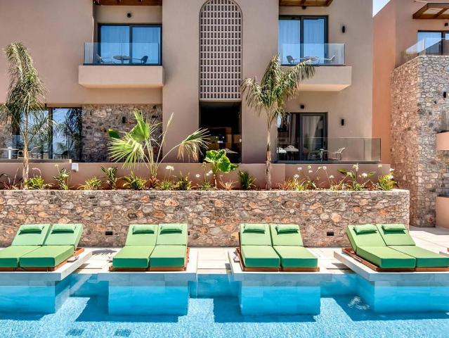 Paralos Venus Suites
