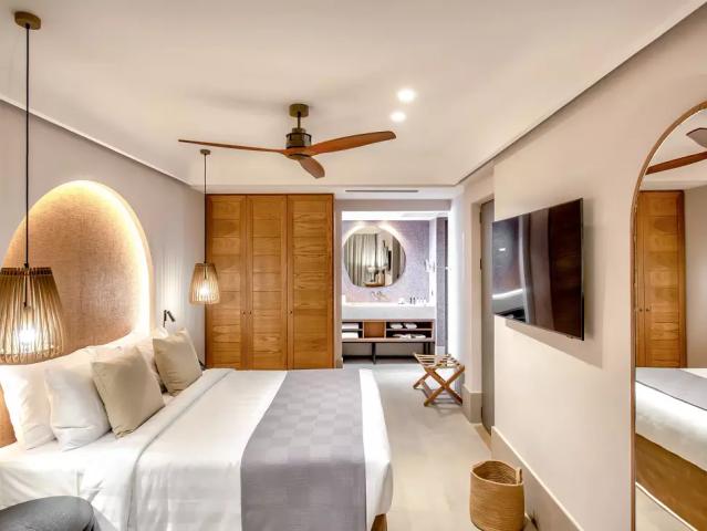 Paralos Venus Suites