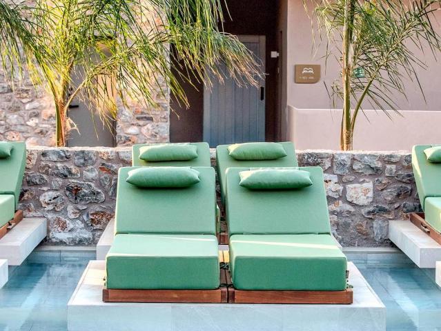Paralos Venus Suites