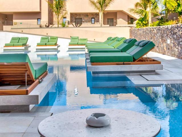 Paralos Venus Suites