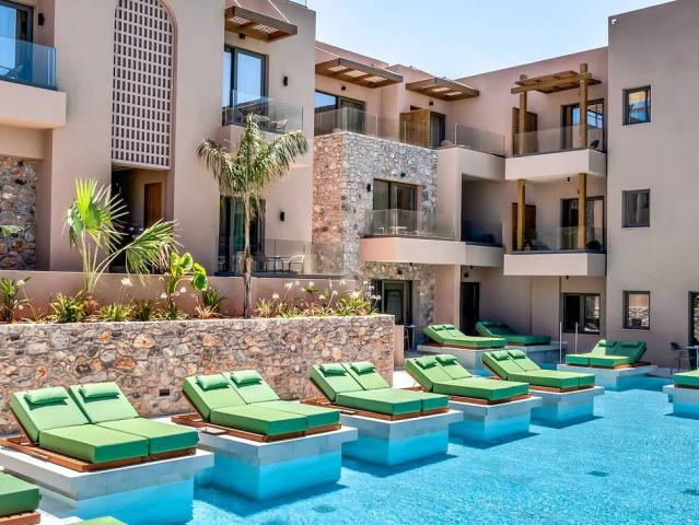 Paralos Venus Suites