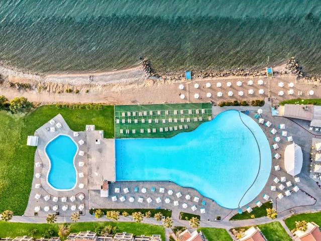 White Olive Marine Aquapark