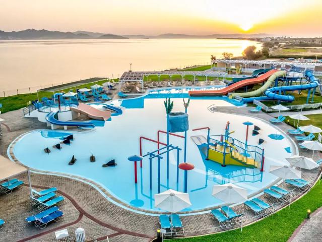 White Olive Marine Aquapark