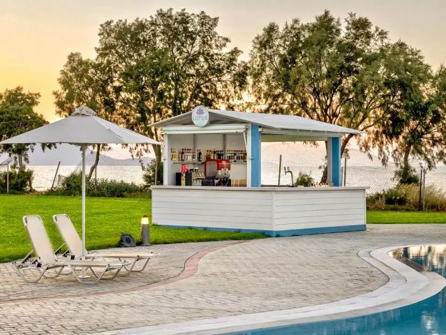 White Olive Marine Aquapark
