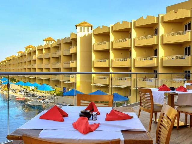 Amwaj Beach Club