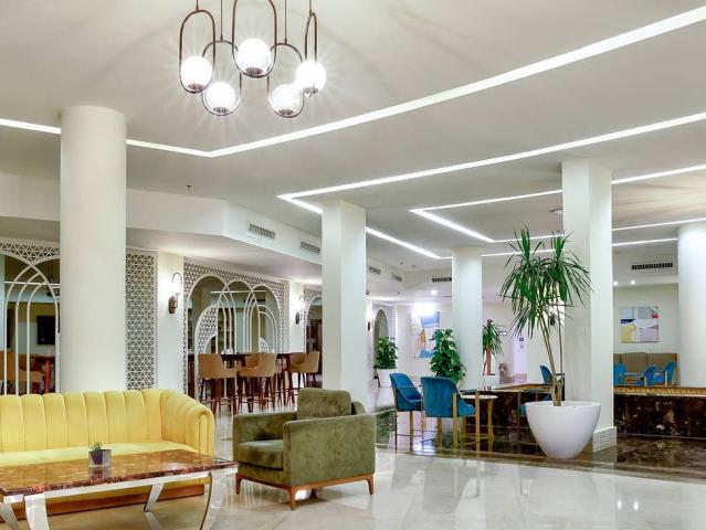 Amwaj Beach Club