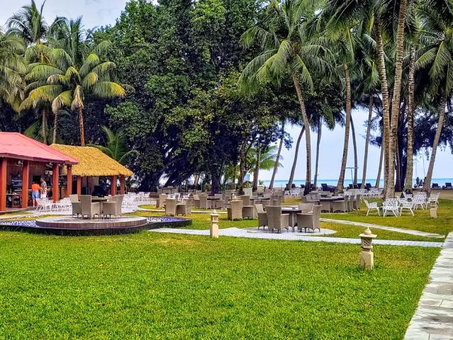 Silver Sands Beach