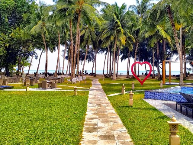 Silver Sands Beach
