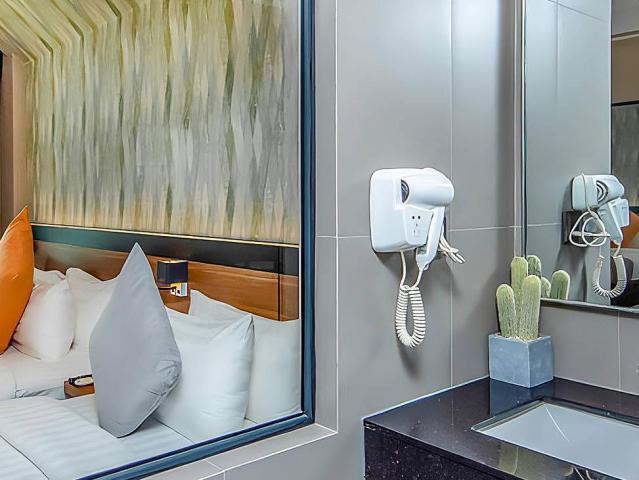 Triton Prestige Seaview