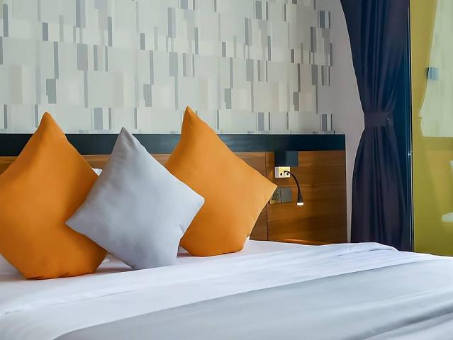 Triton Prestige Seaview
