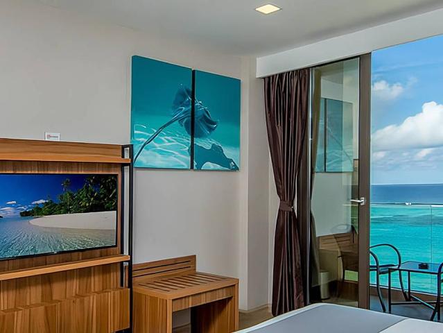 Triton Prestige Seaview