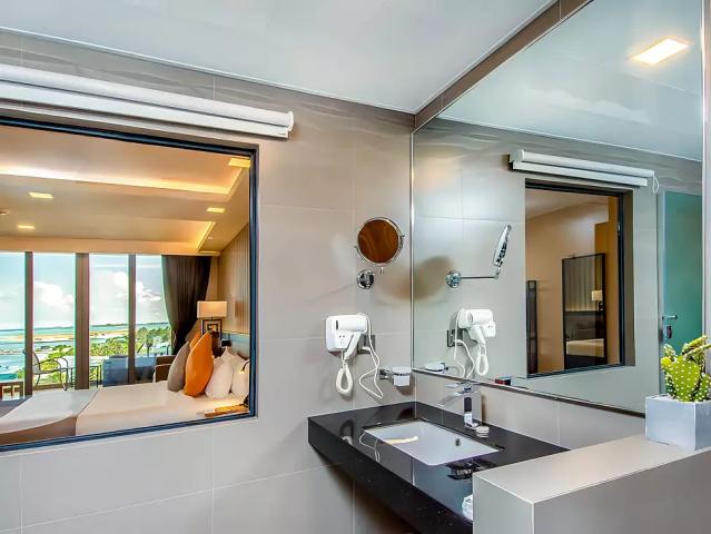 Triton Prestige Seaview