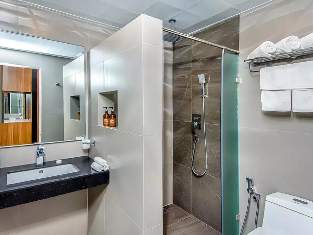 Triton Prestige Seaview