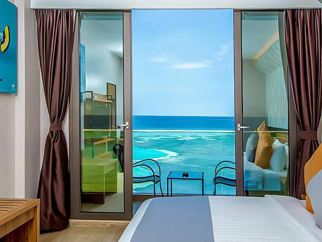 Triton Prestige Seaview