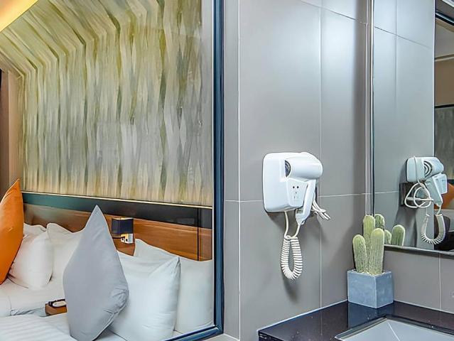 Triton Prestige Seaview