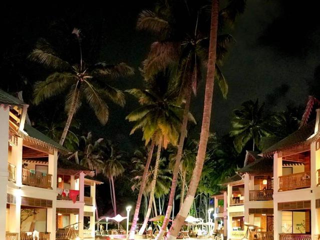 Sandyy Wavess Beach Resort