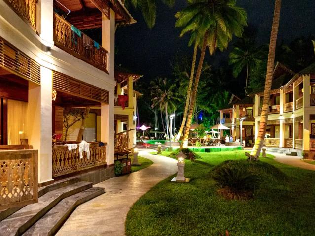 Sandyy Wavess Beach Resort