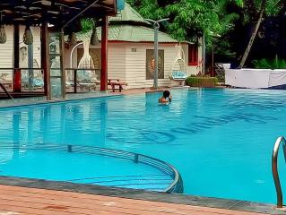 Sandyy Wavess Beach Resort