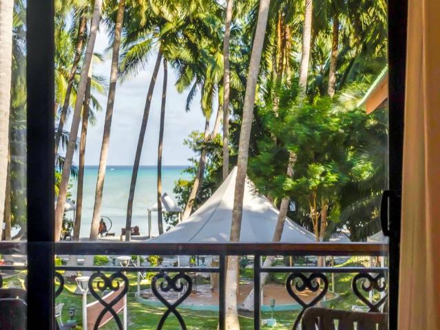 Coral Reef Resort & Spa