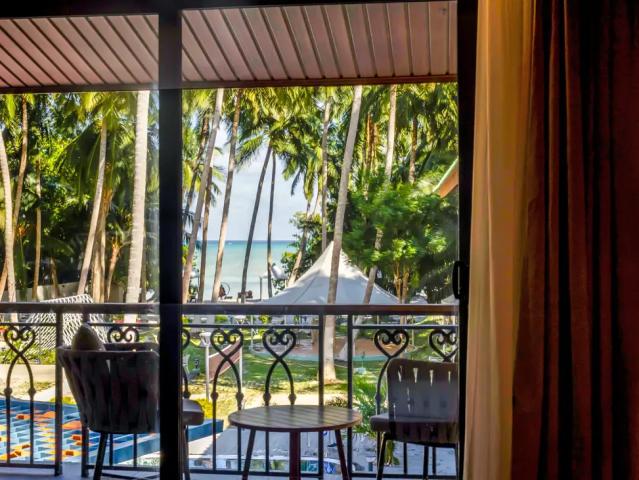 Coral Reef Resort & Spa