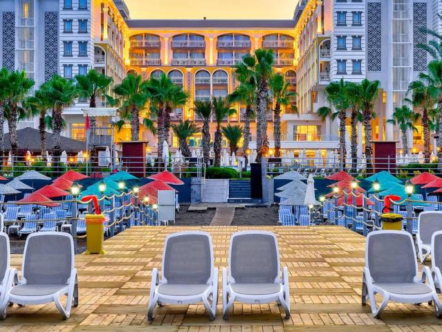 Kirman Sidera Luxury & Spa