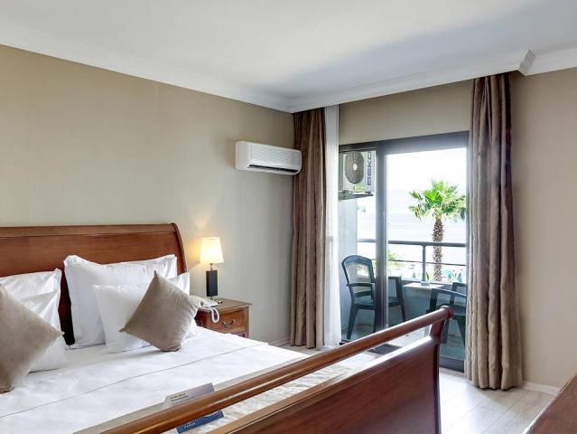 Faros Premium Beach