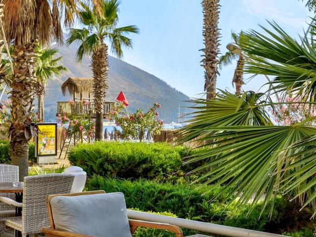 Faros Premium Beach