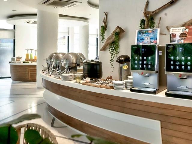 Bandara Phuket Beach Resort
