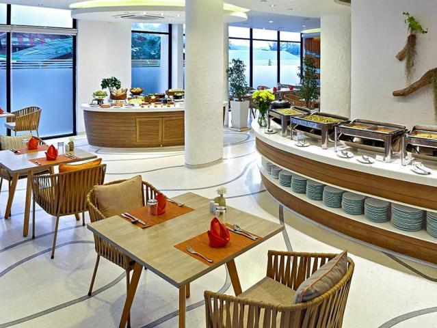 Bandara Phuket Beach Resort