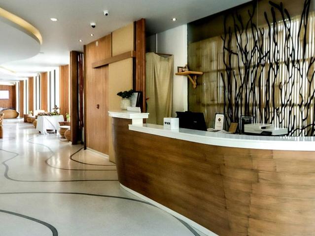 Bandara Phuket Beach Resort