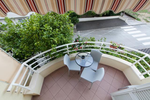 Balkon apartmánu, Vila Pavica, Tučepi, Chorvatsko, CK