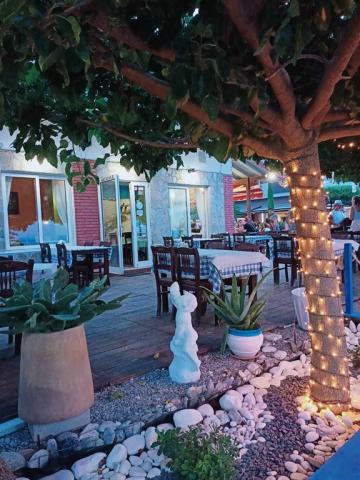 CK Řecko Leptokárie, taverna u pláže