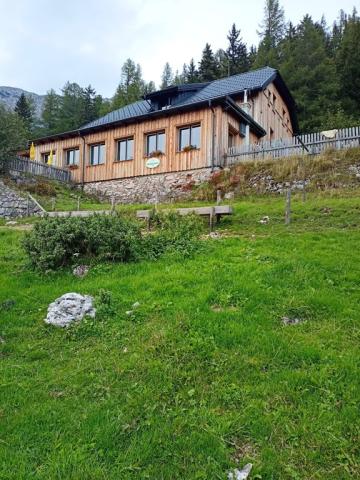 Rakousko, pěší turistika na jeden den v Raxalpe, CK