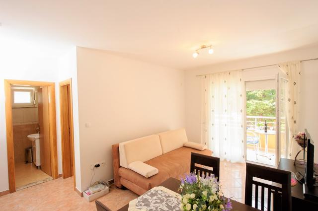 CK Gradac Vila Biokovo apartmán 2+2 (č.3) denní místnost
