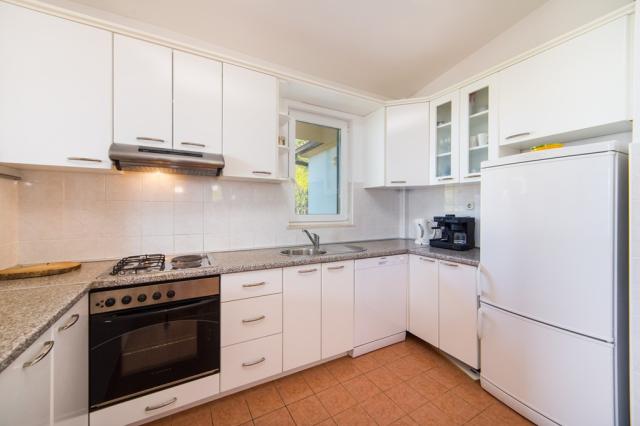 CK Chorvatsko Gradac Vila Slavena APT kuchyň