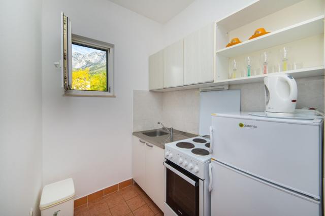 CK Chorvatsko Gradac Vila Slavena ST4+1 kuchyně