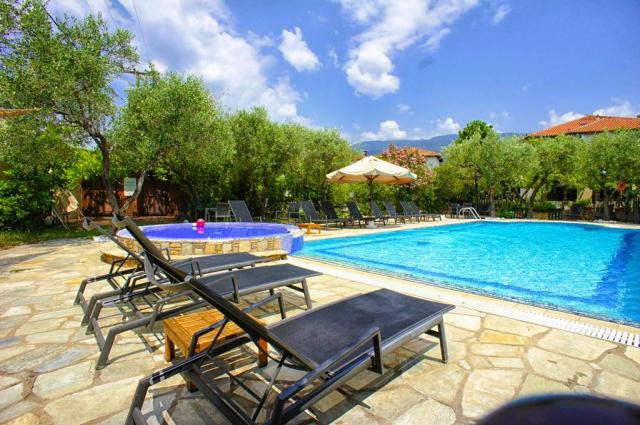 hotelový bazén v Saily Beach Hotel Koropi, Řecko, CK