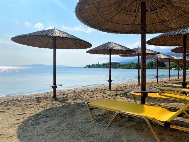 Pláž u restaurace KADI, letovisko Koropi, Pelion, Řecko, CK