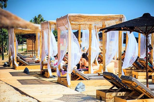 Sorbet Beach bar, letovisko Koropi, u hotelu Saily Beach, Pelio