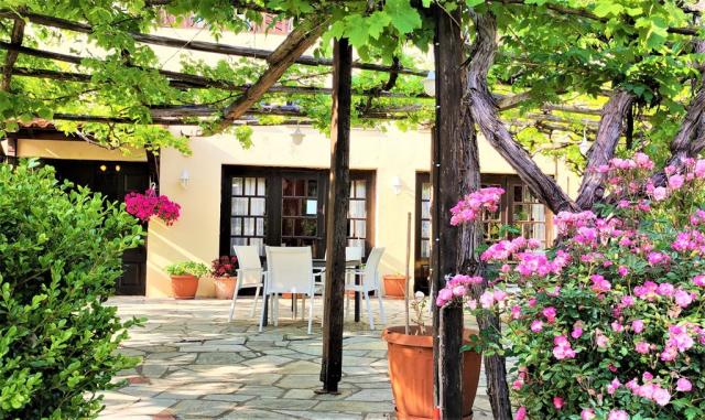 Hotel Saily Beach, hlavní budova, letovisko Koropi, Pelion, Řec