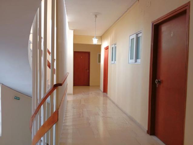 Studia Nikos, chodba v prvním patře, letovisko Pefki, ostrov Ev