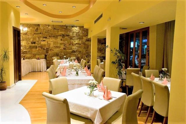 Hotel Lito, restaurace, letovisko Edipsou, ostrov Evia, Řecko, 