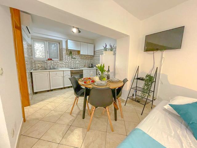 CK Gradac studio Mari a Kiara kuchyně v nice