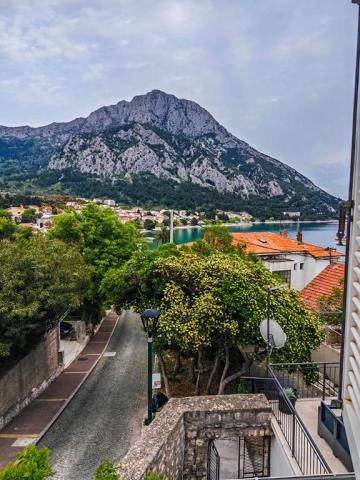 CK Gradac vila Mari a Kiara pohled z domu
