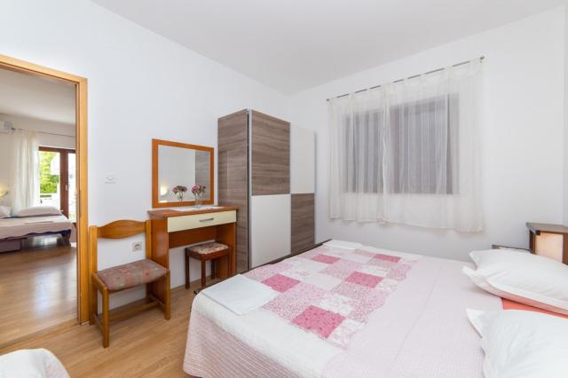 CK Gradac vila Neda apartman 4+1 č. 3