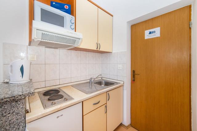 CK Gradac vila Neda kuchyně
